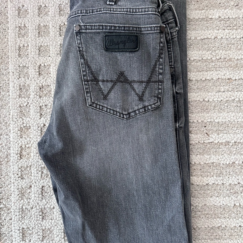 Wrangler Men's Gray Slim Straight Jeans